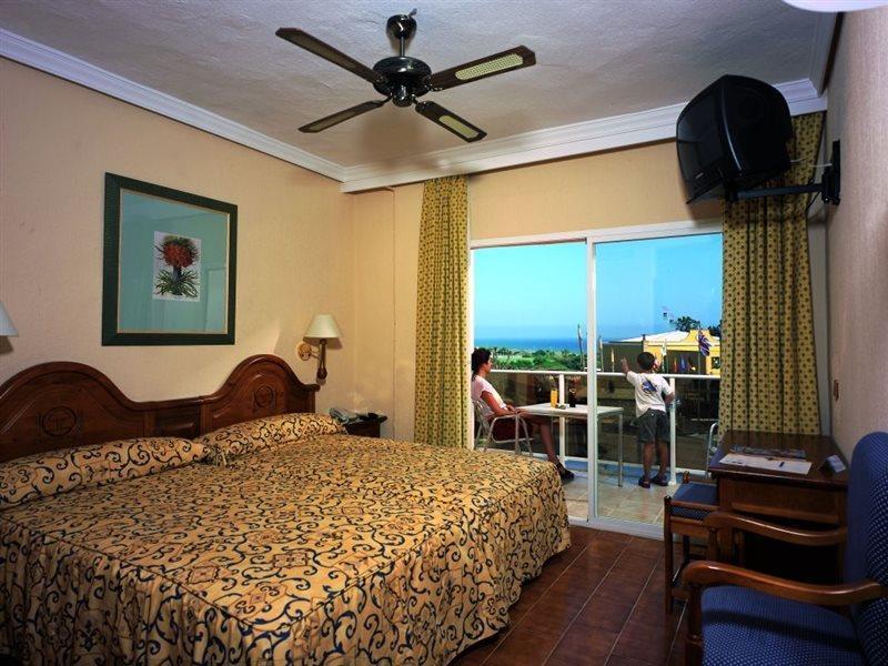 Diverhotel Dino Marbella Phòng bức ảnh