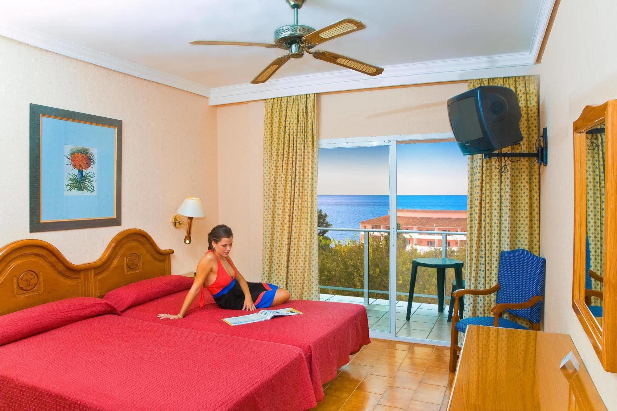 Diverhotel Dino Marbella Phòng bức ảnh